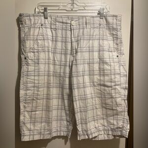 Calvin Klein Men’s Plaid shorts